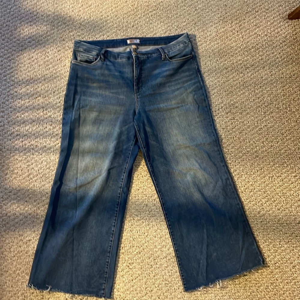 Kut from the Kloth Meg High Rise Fab Ab Wide Leg Jean - size 16